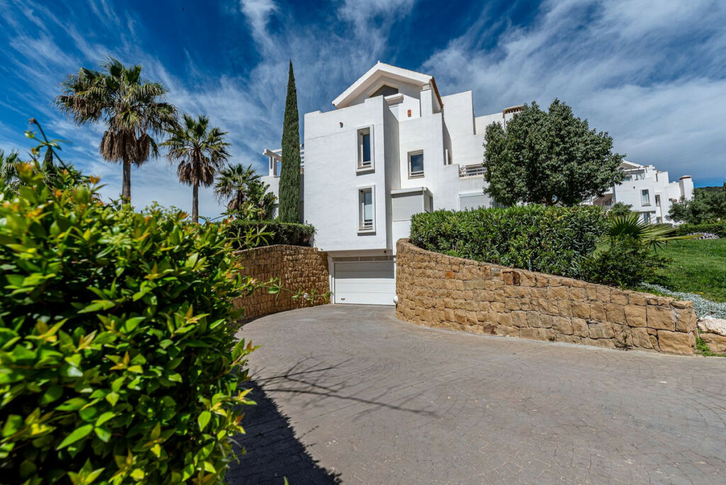 Middle Floor Apartment Casares Málaga - image 63