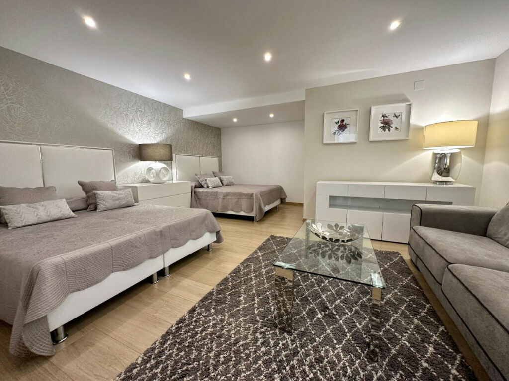 Detached Villa Marbella Málaga - image 42
