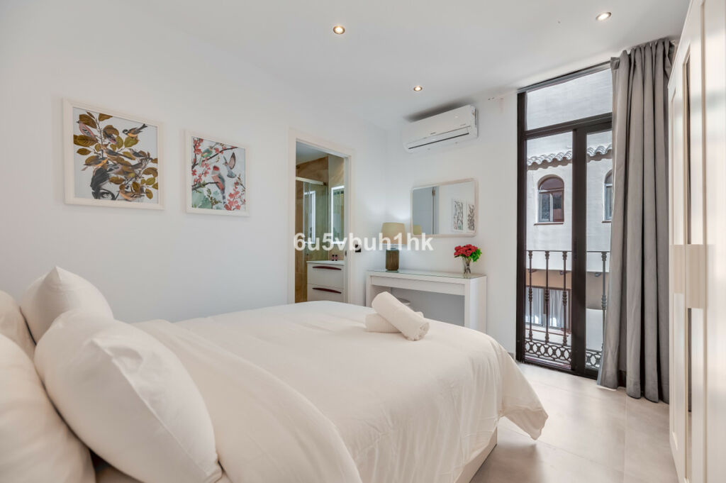 Middle Floor Apartment Estepona Málaga - image 7