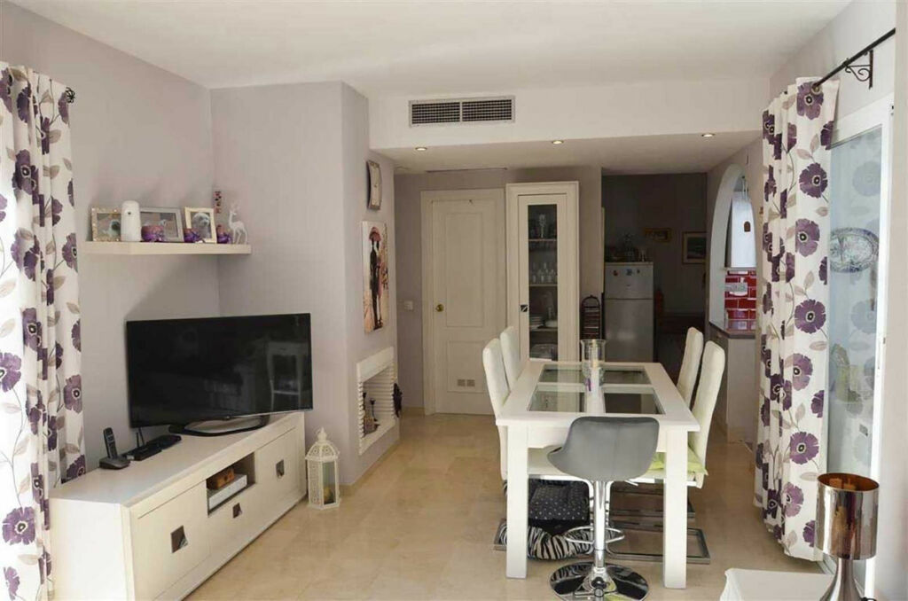 Top Floor Apartment Estepona Málaga - image 7