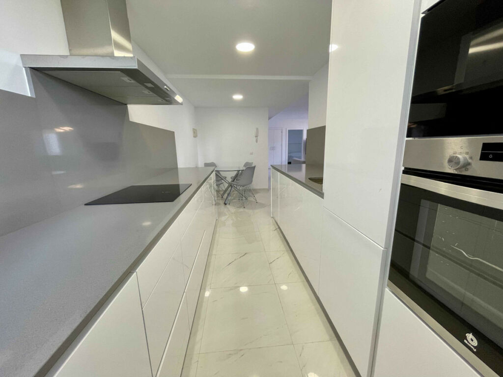 Middle Floor Apartment Puerto Banús Málaga - image 9