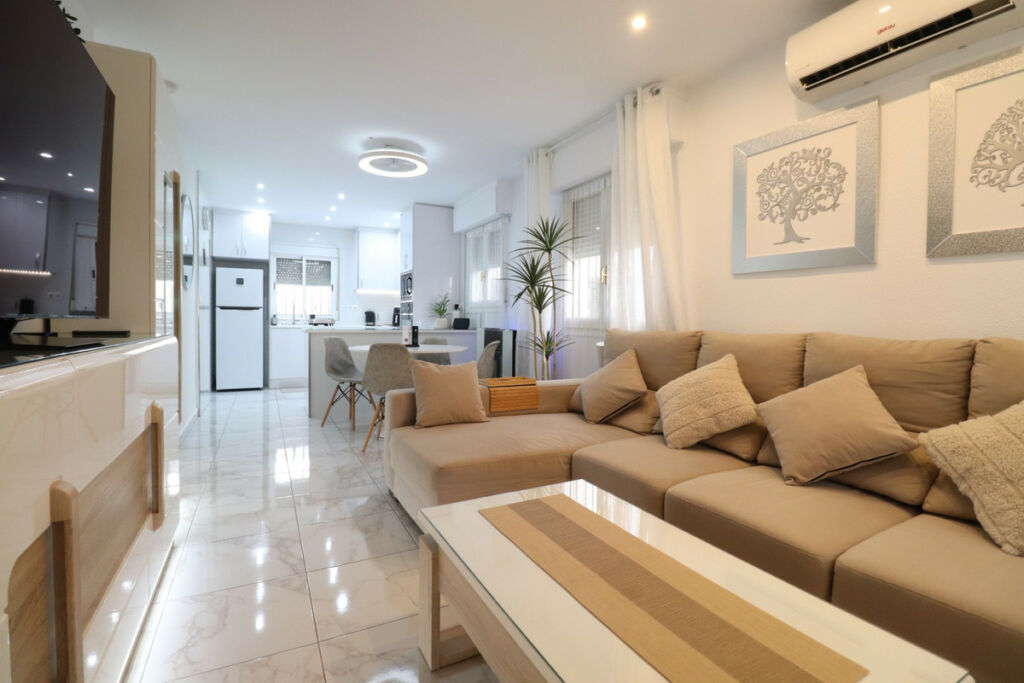 Detached Villa La Florida Alicante - image 8