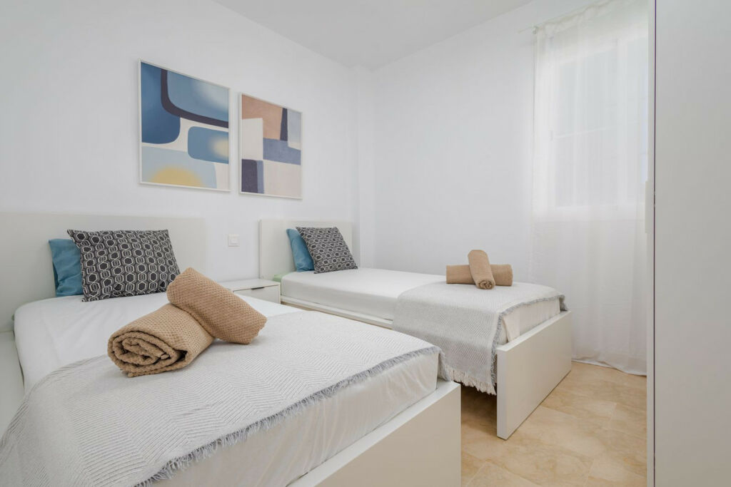 Middle Floor Apartment Manilva Málaga - image 7