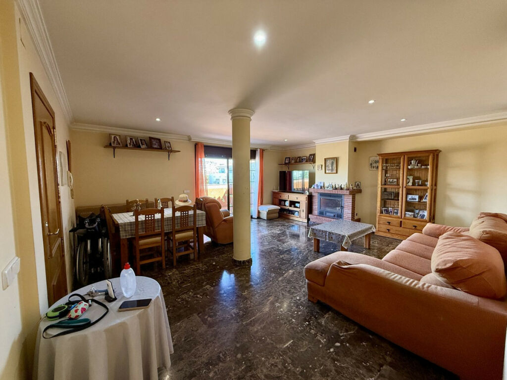 Top Floor Apartment La Cala Málaga - image 7
