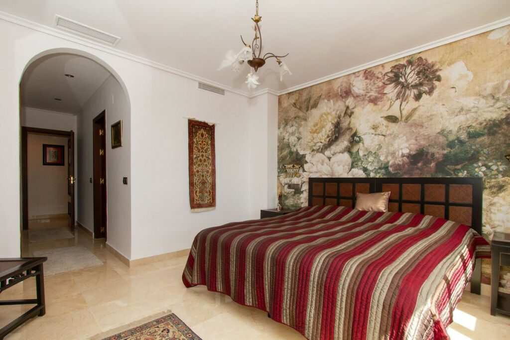 Ground Floor Apartment La Mairena Málaga - image 7