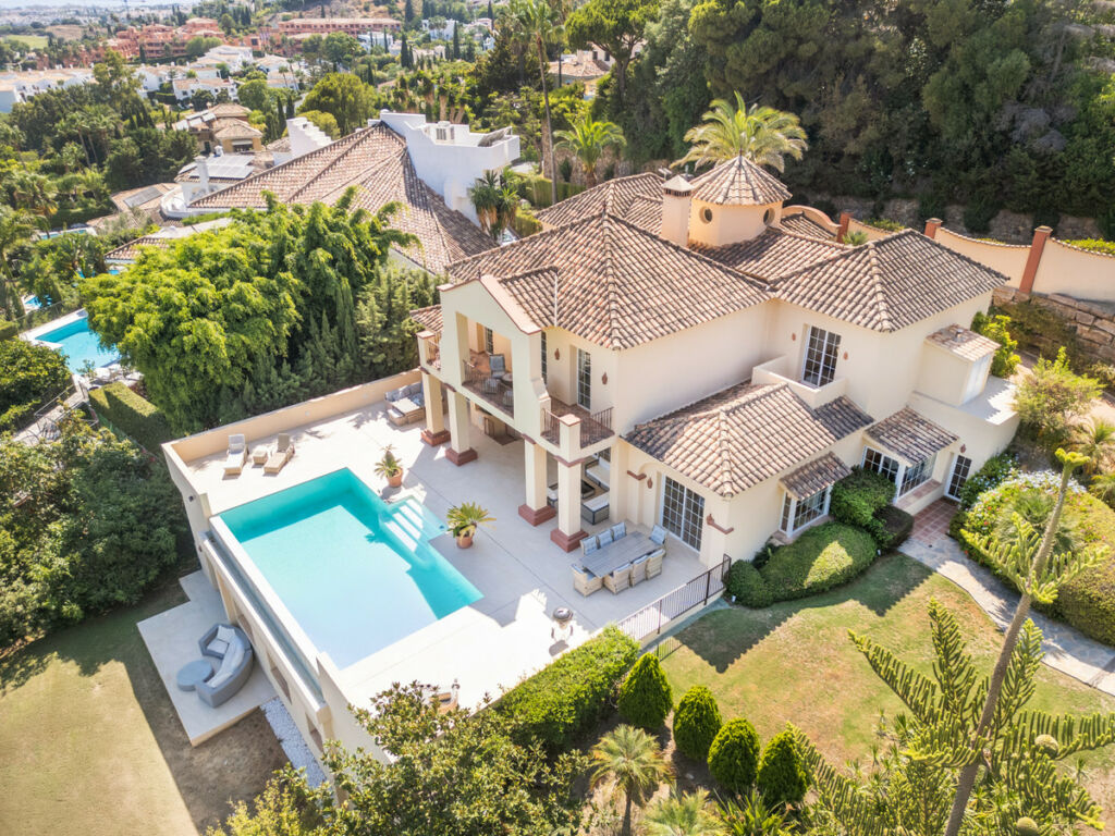 Detached Villa Benahavís Málaga - image 7
