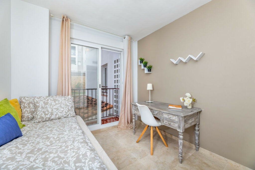 Middle Floor Apartment Manilva Málaga - image 7
