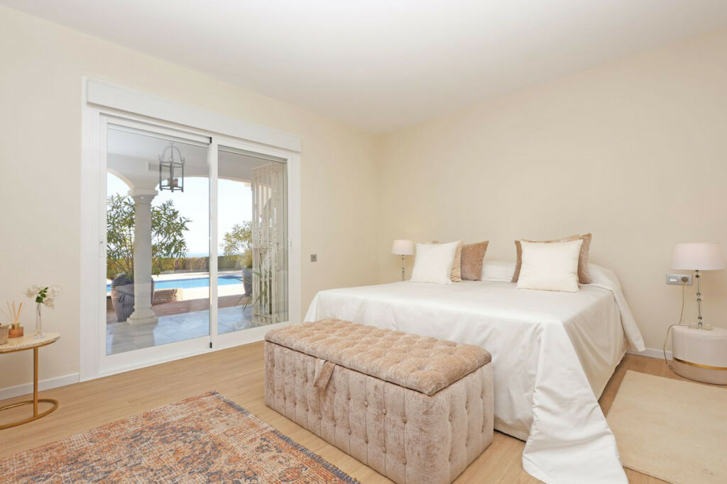 Detached Villa Benahavís Málaga - image 7
