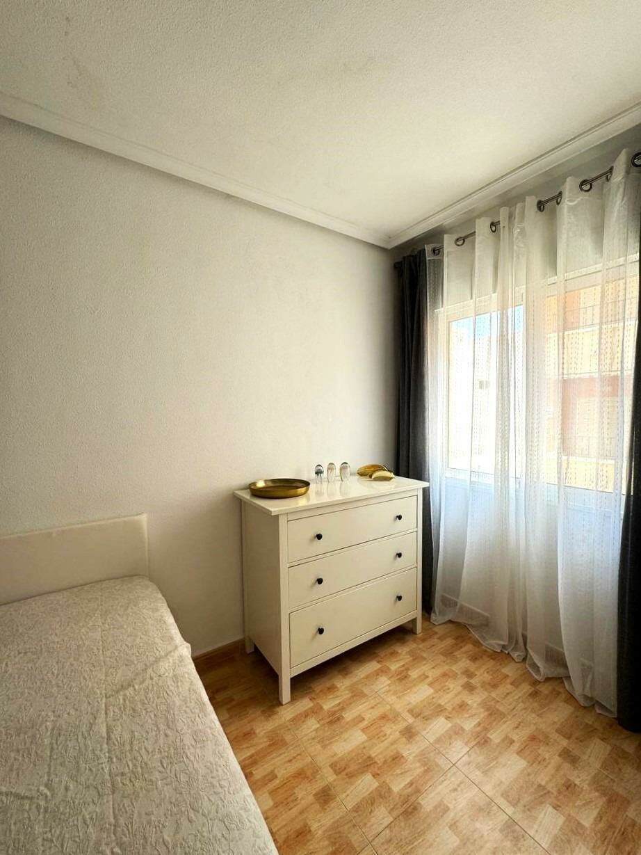 Middle Floor Apartment Playa de los Locos Alicante - image 7