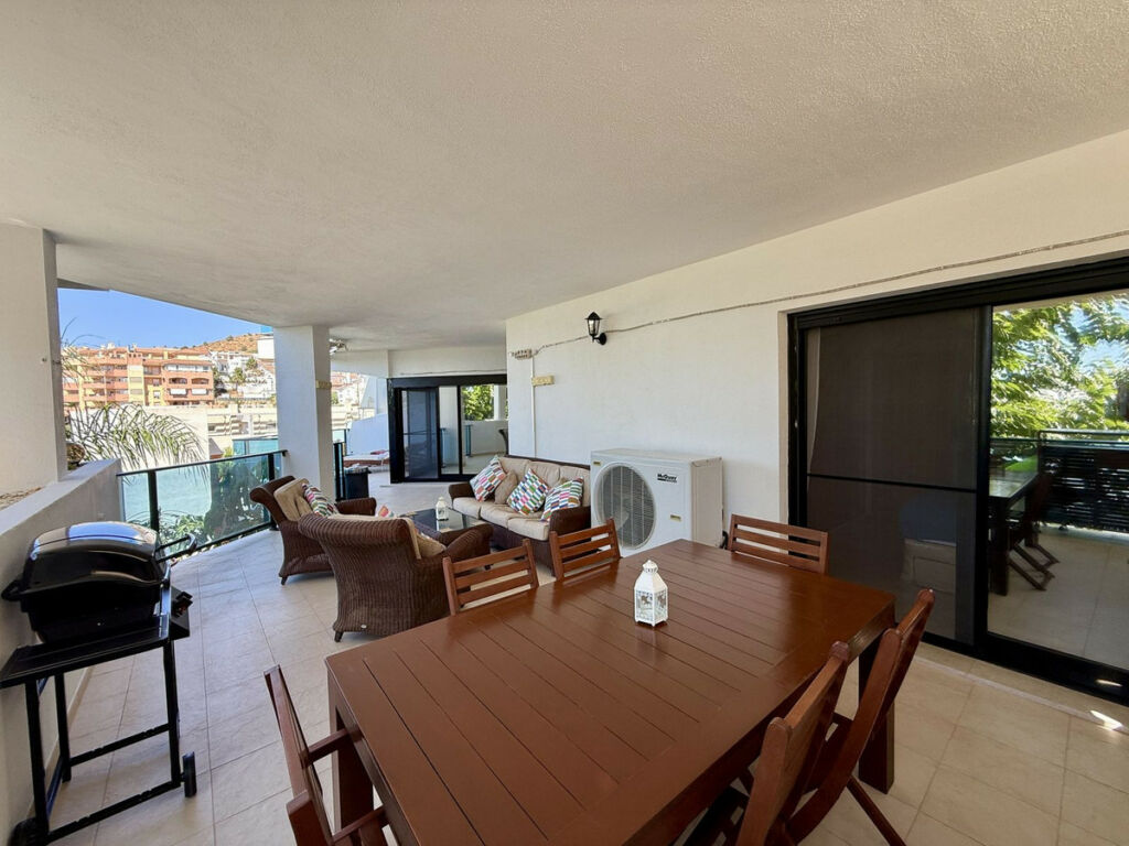 Middle Floor Apartment Riviera del Sol Málaga - image 7