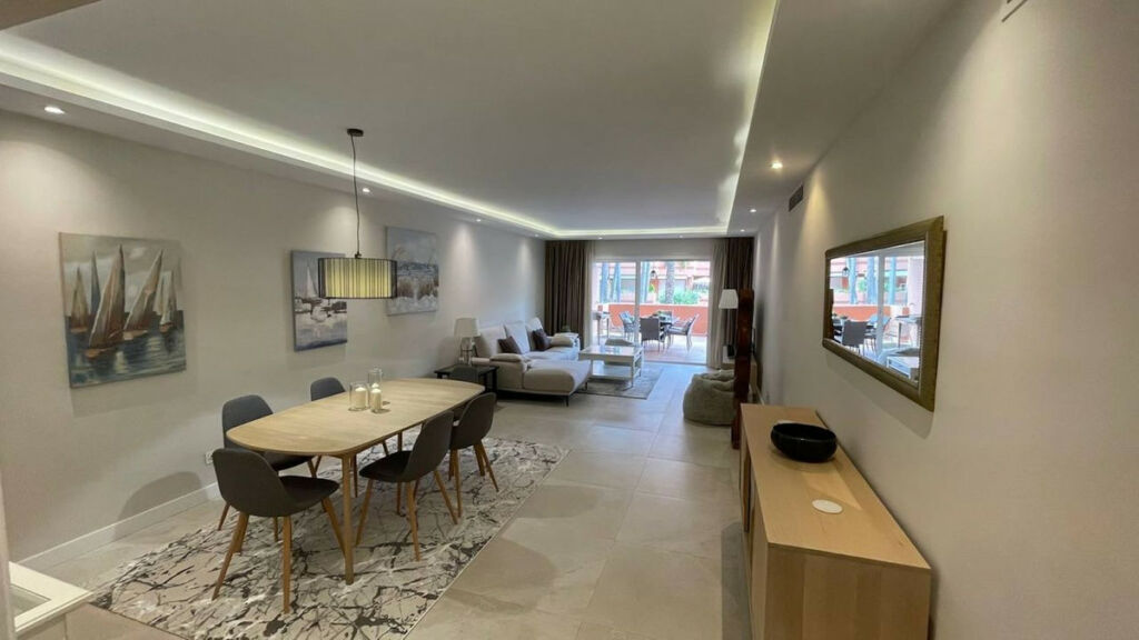 Ground Floor Apartment Puerto Banús Málaga - image 7
