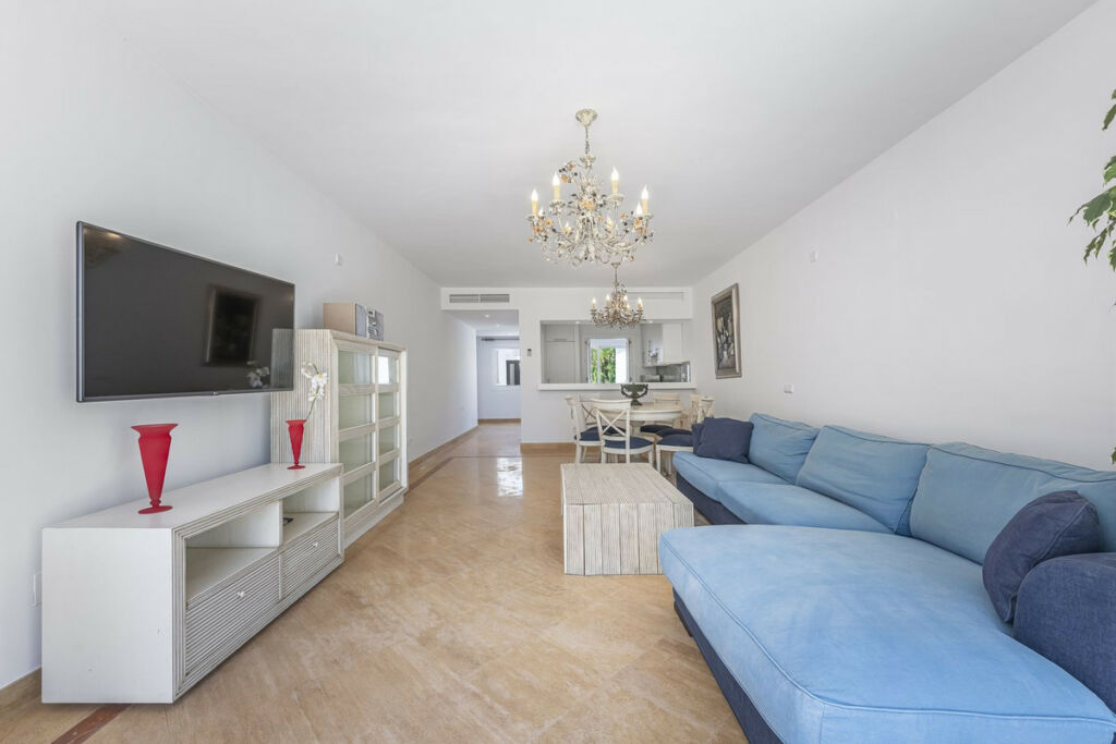 Top Floor Apartment Río Real Málaga - image 8