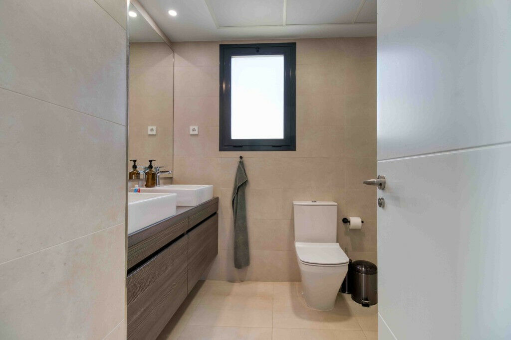 Middle Floor Apartment Fuengirola Málaga - image 7