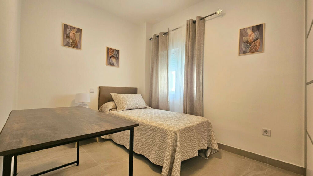 Middle Floor Apartment Fuengirola Málaga - image 7