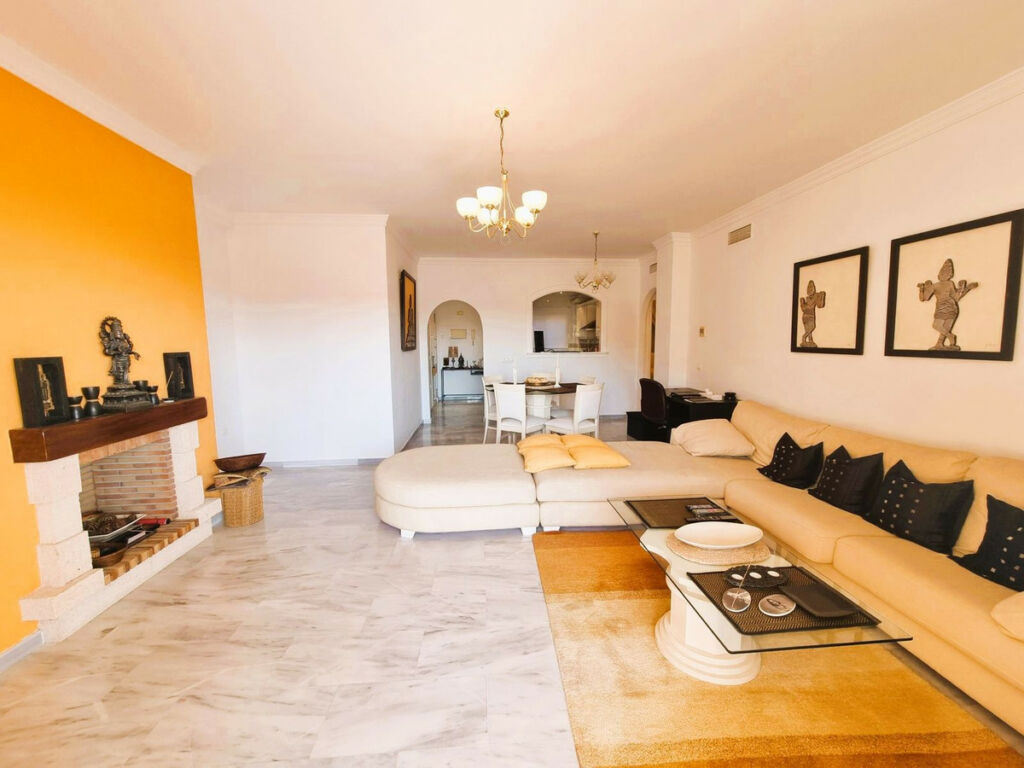 Middle Floor Apartment Calahonda Málaga - image 14