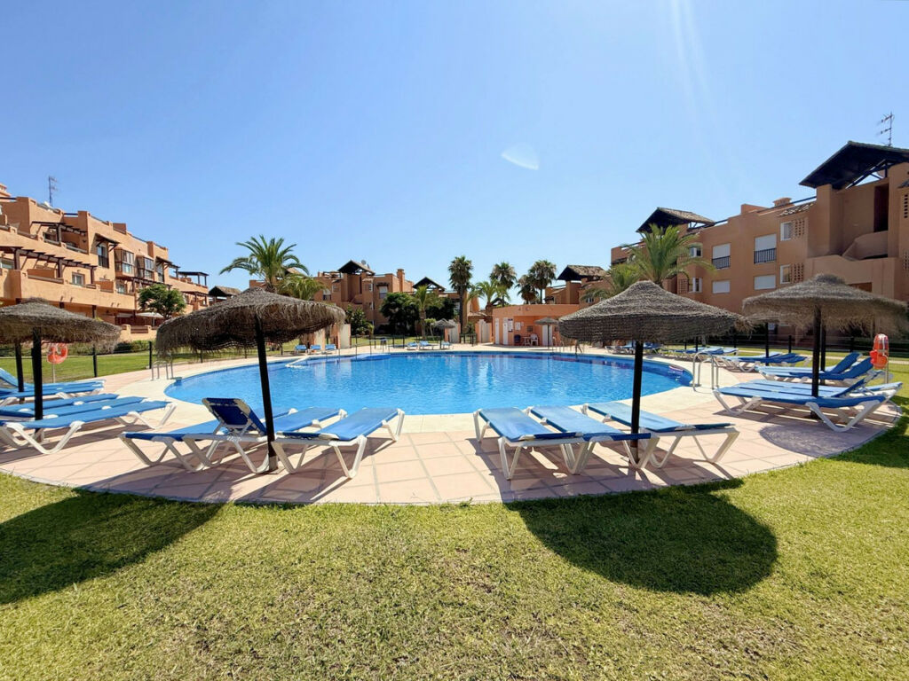 Ground Floor Apartment Casares Playa Málaga - image 2