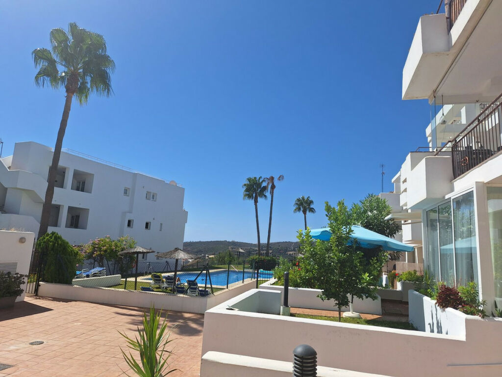 Ground Floor Apartment La Duquesa Málaga - image 7