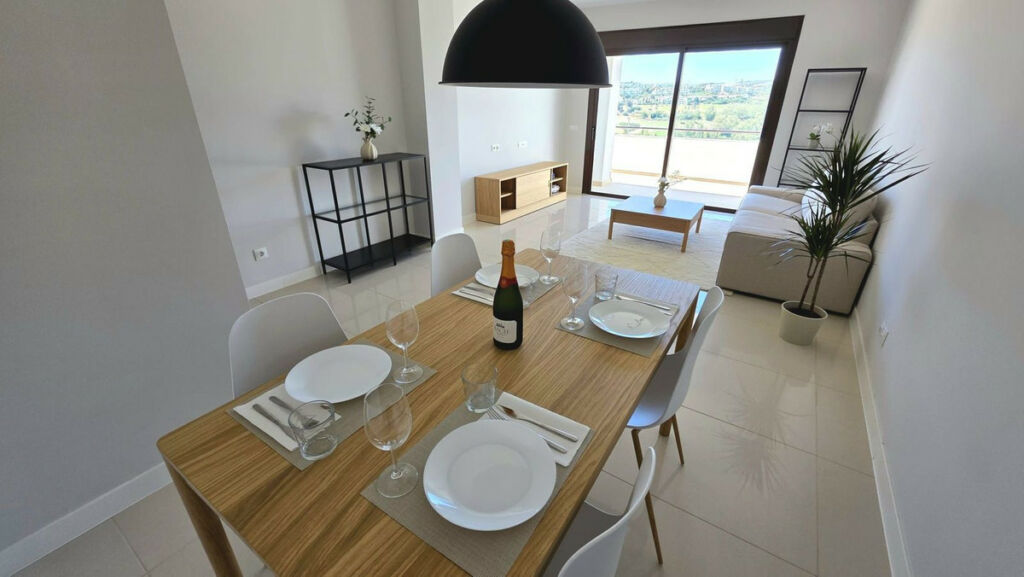 Middle Floor Apartment Estepona Málaga - image 7