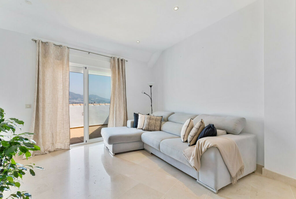 Penthouse Fuengirola Málaga - image 7