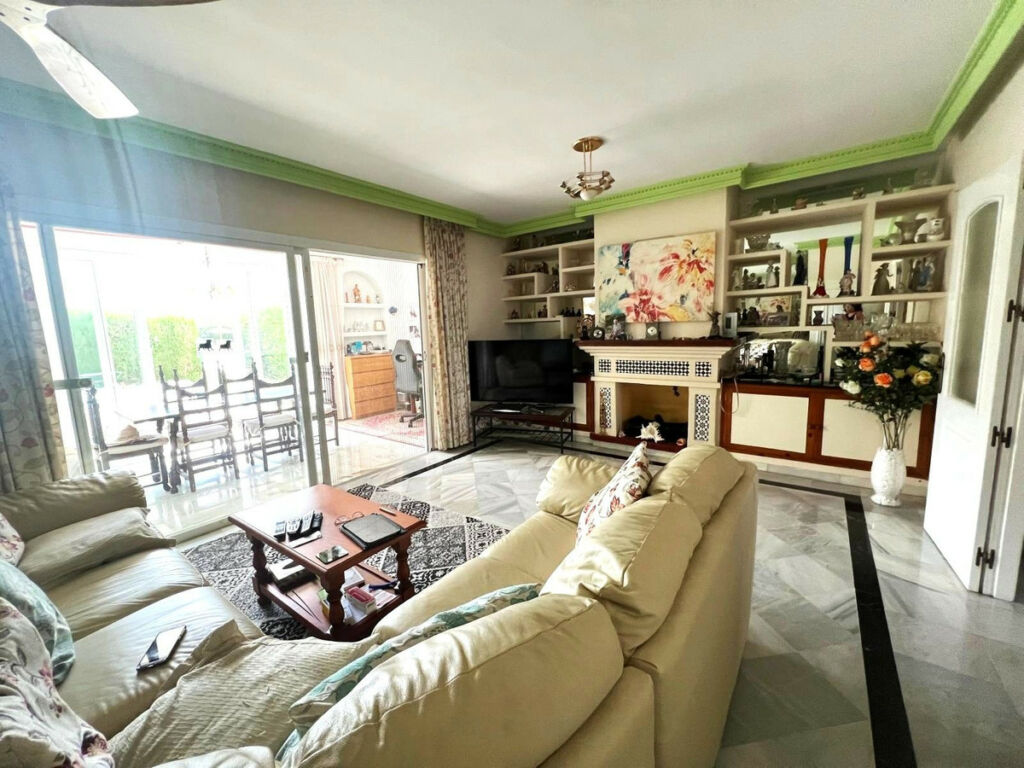 Townhouse Atalaya Málaga - image 7