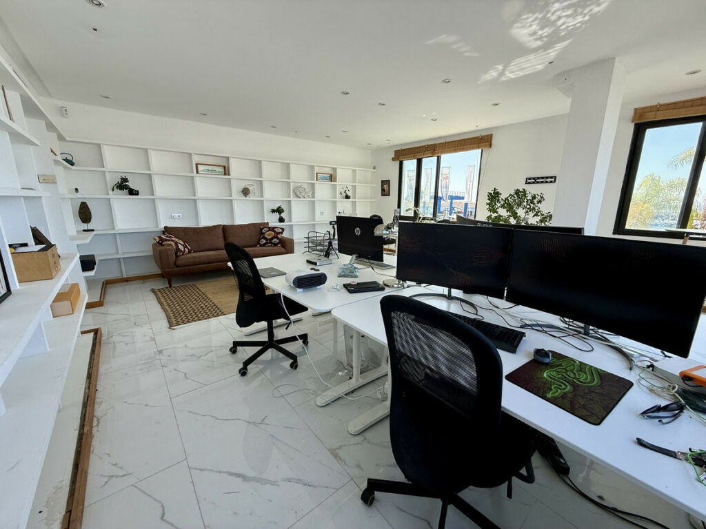 Top Floor Apartment Puerto Banús Málaga - image 9