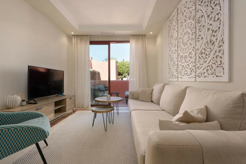 Middle Floor Apartment Elviria Málaga - image 7