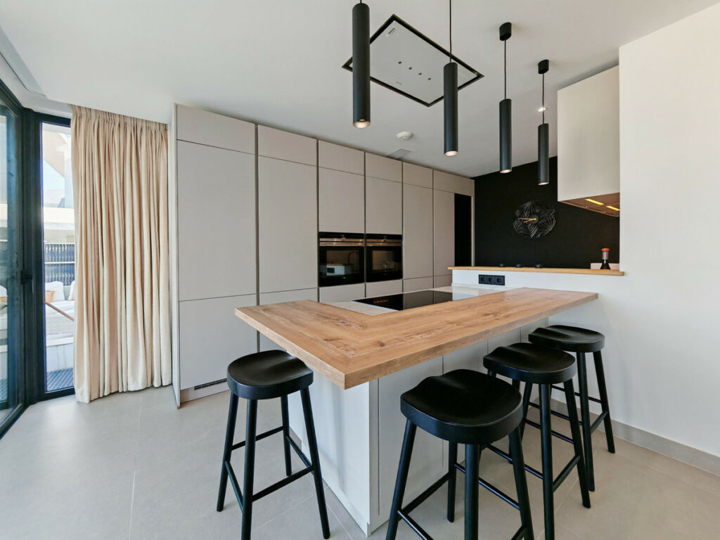 Detached Villa Estepona Málaga - image 11