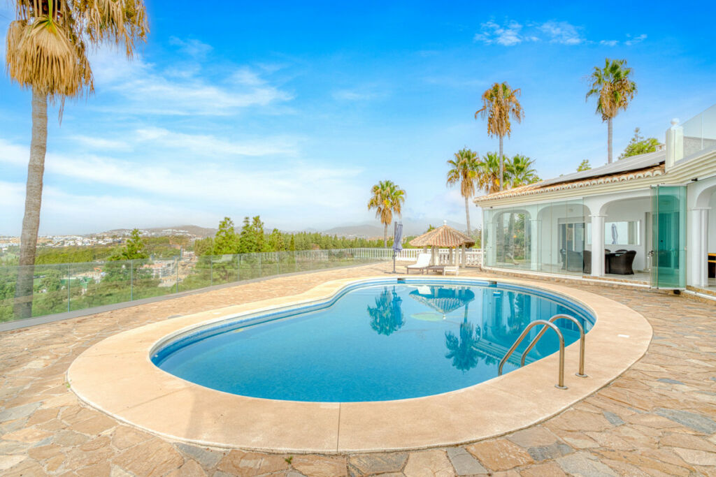 Detached Villa El Chaparral Málaga - image 13