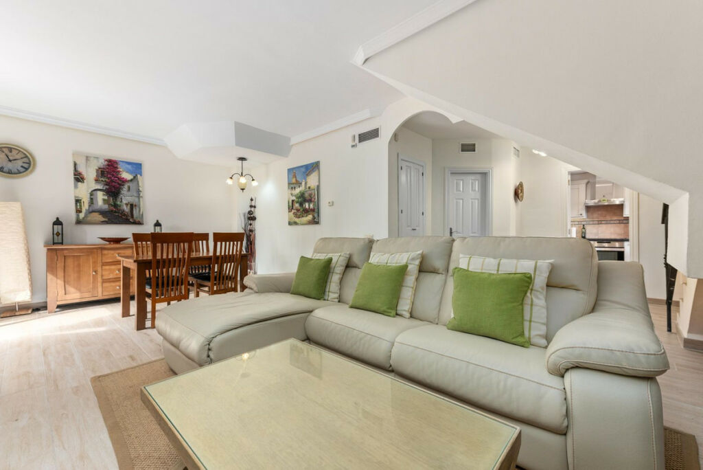 Townhouse Estepona Málaga - image 7