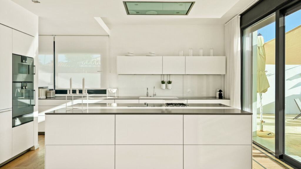 Detached Villa Costabella Málaga - image 7