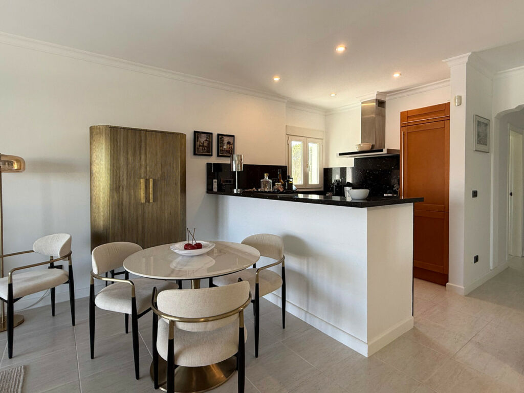 Middle Floor Apartment Benissa Alicante - image 7