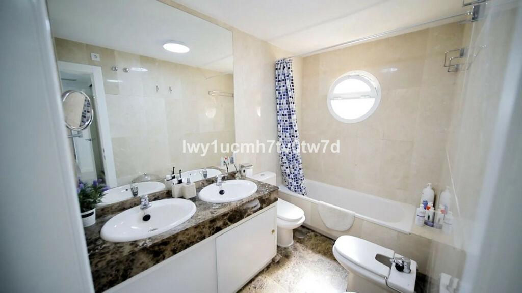 Penthouse Torrequebrada Málaga - image 8