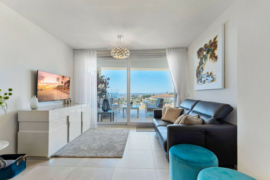 Middle Floor Apartment Fuengirola Málaga - image 7