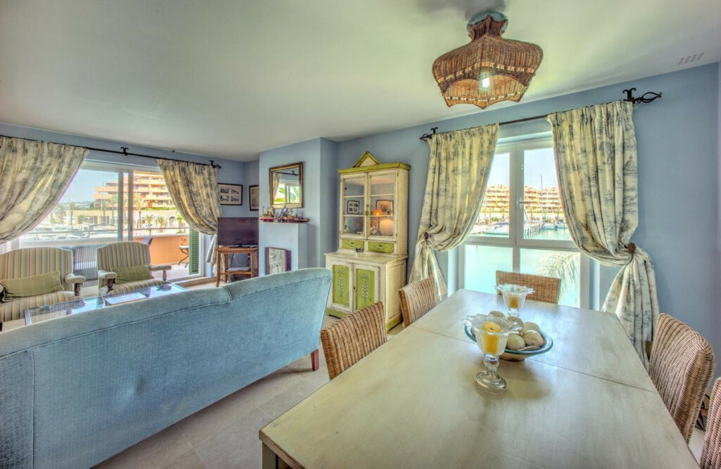 Middle Floor Apartment Sotogrande Marina Cádiz - image 7