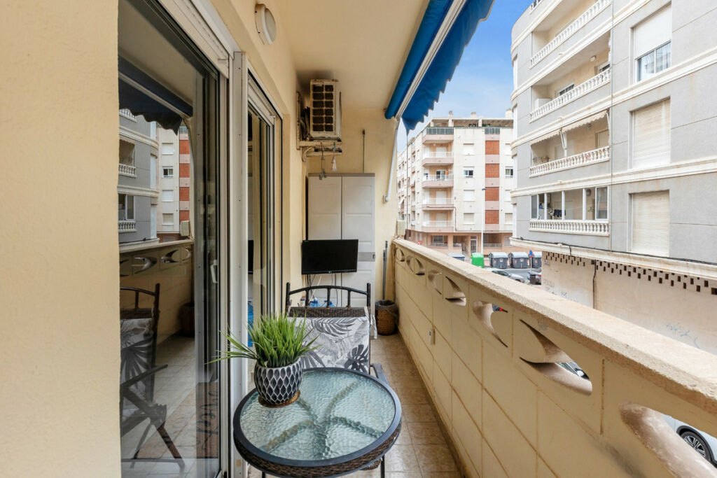 Middle Floor Apartment Playa Del Cura Alicante - image 6