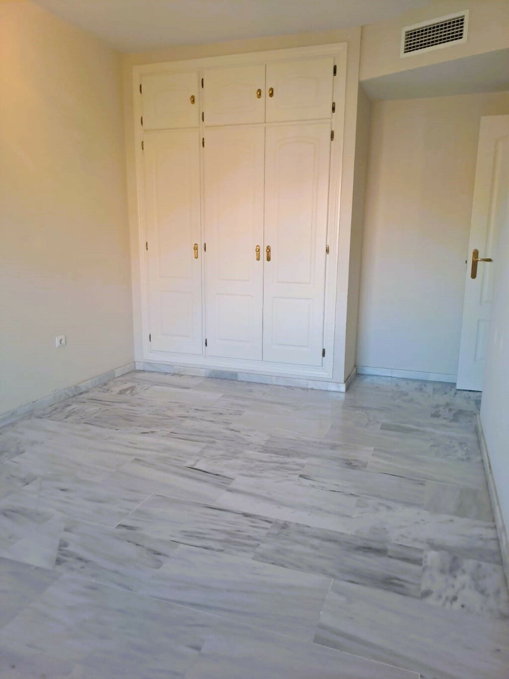 Middle Floor Apartment Manilva Málaga - image 7