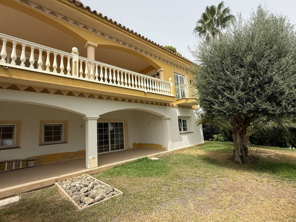 Detached Villa Hacienda Las Chapas Málaga - image 14