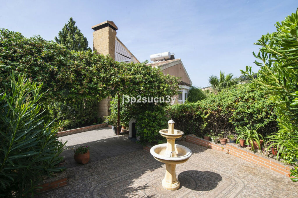 Semi-Detached House Estepona Málaga - image 7
