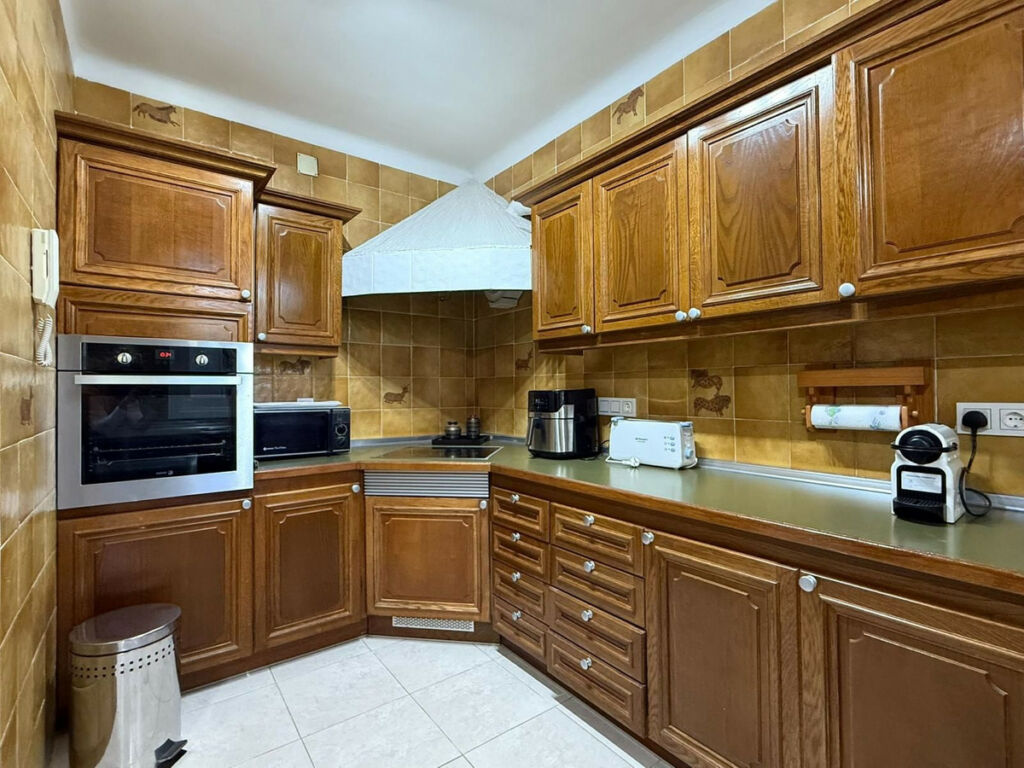 Middle Floor Apartment Los Monteros Málaga - image 7