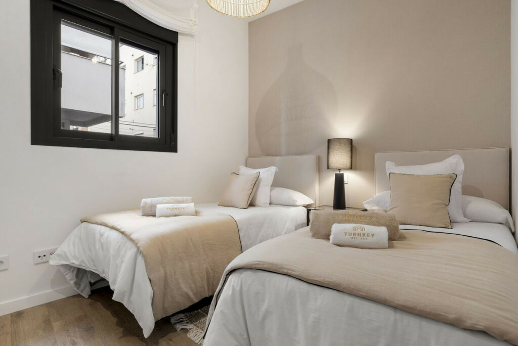 Middle Floor Apartment Estepona Málaga - image 7
