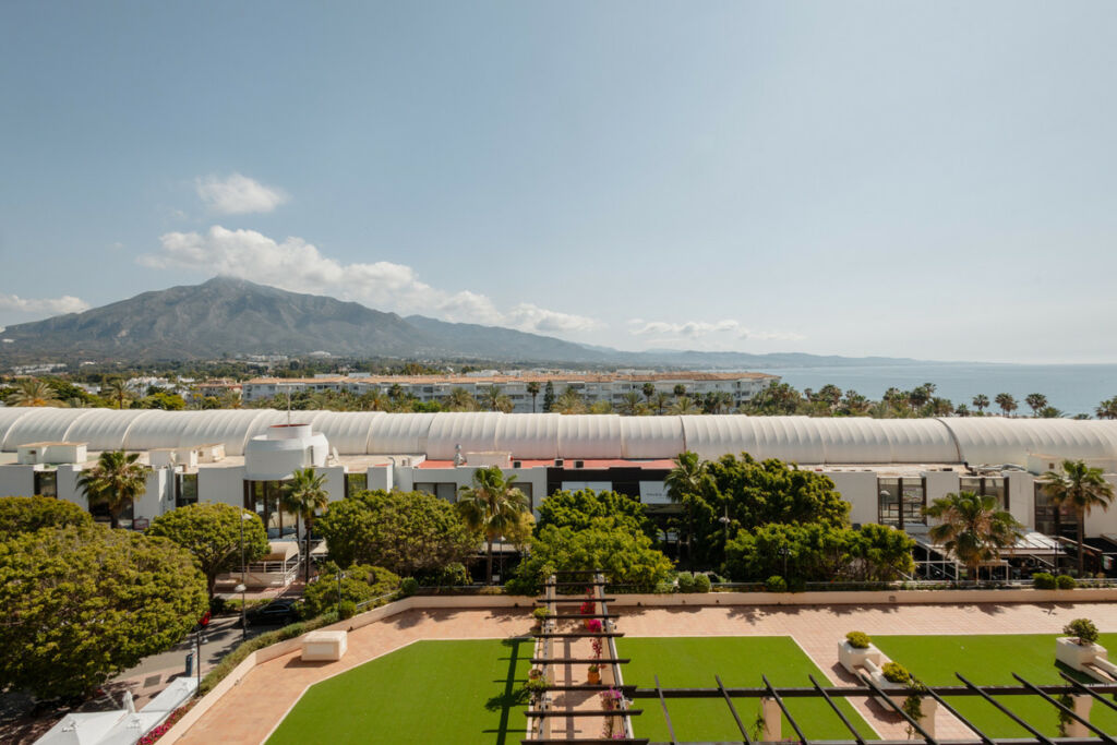 Middle Floor Apartment Puerto Banús Málaga - image 7