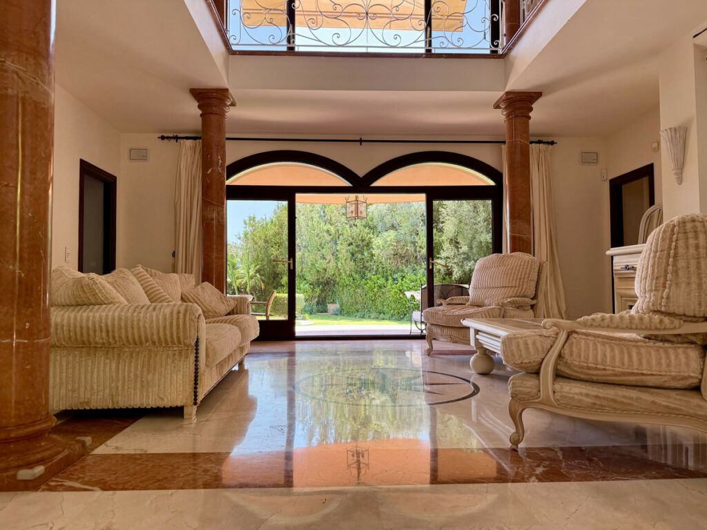 Detached Villa Sierra Blanca Málaga - image 7