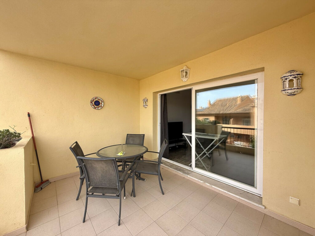 Middle Floor Apartment La Cala Málaga - image 7