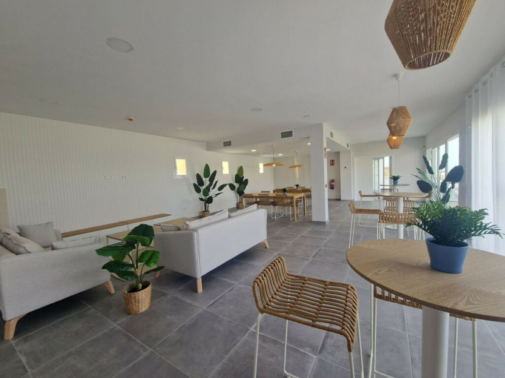 Middle Floor Apartment Estepona Málaga - image 12