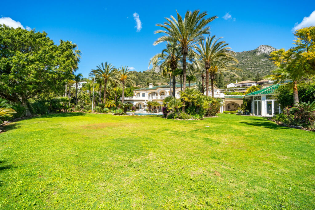 Detached Villa The Golden Mile Málaga - image 7