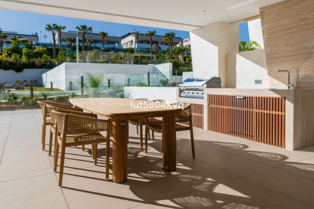 Ground Floor Apartment The Golden Mile Málaga - image 7