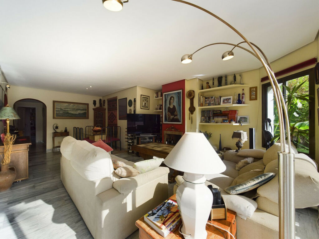 Middle Floor Apartment Elviria Málaga - image 7