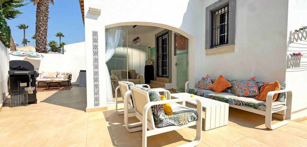 Detached Villa Villamartin Alicante - image 7