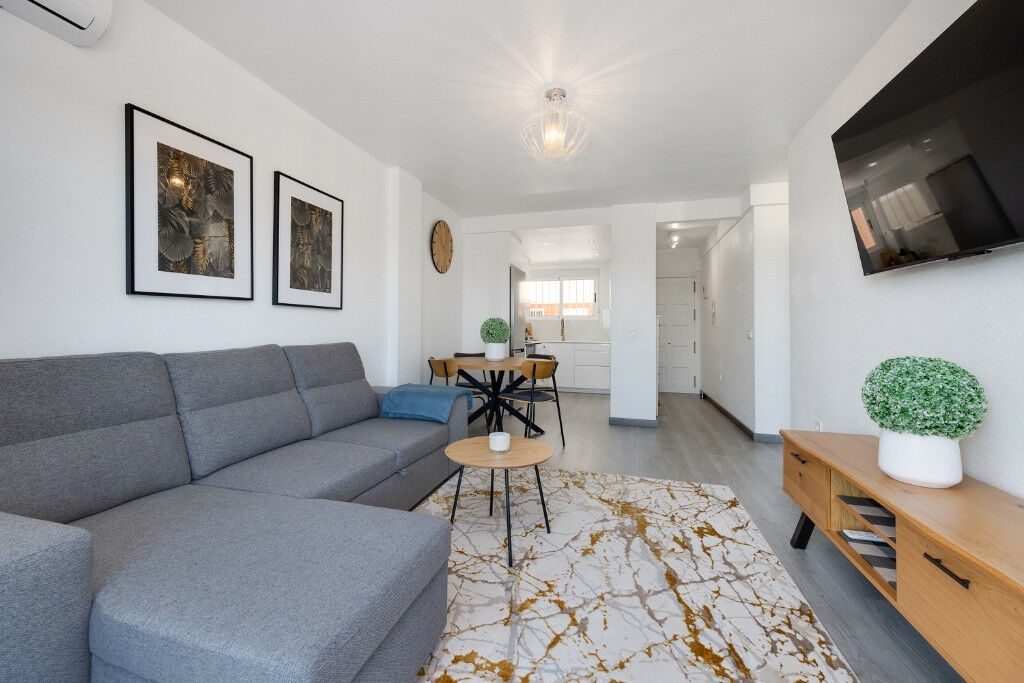 Middle Floor Apartment Punta Prima Alicante - image 7