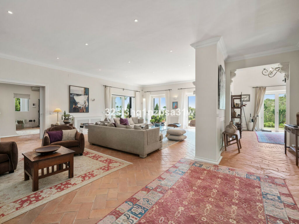 Detached Villa Sotogrande Cádiz - image 7